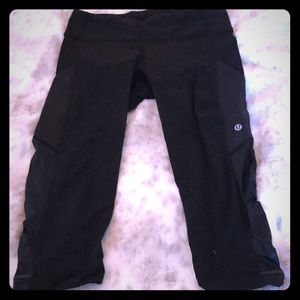 Black lulu exercise cropped pants